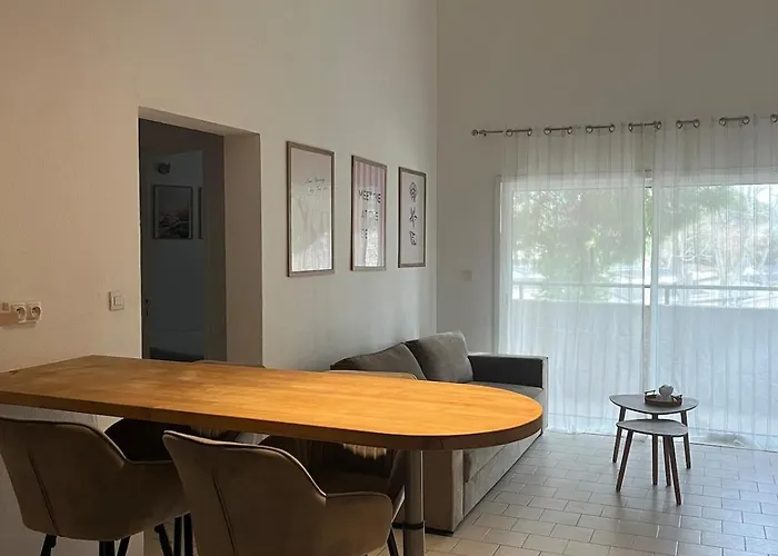 아파트 2 Avec Balcon A 700m Des Plages *